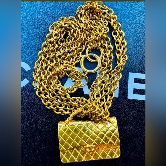 Chanel Flap Necklace Rare - Picture 1 of 1